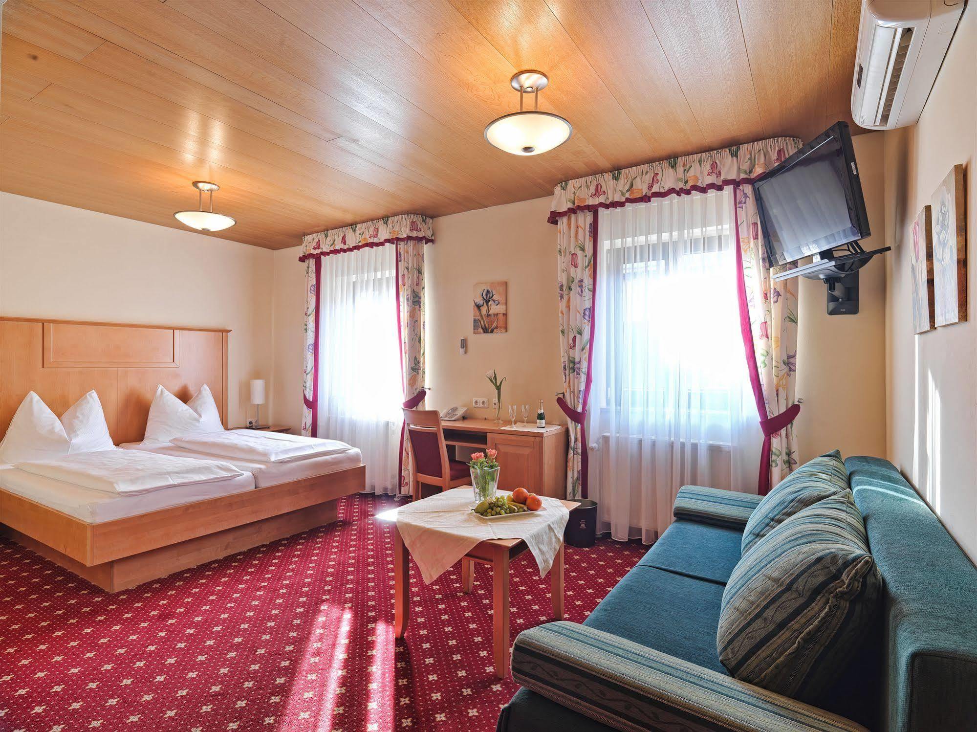 Landhotel Mader Steyr Exterior foto