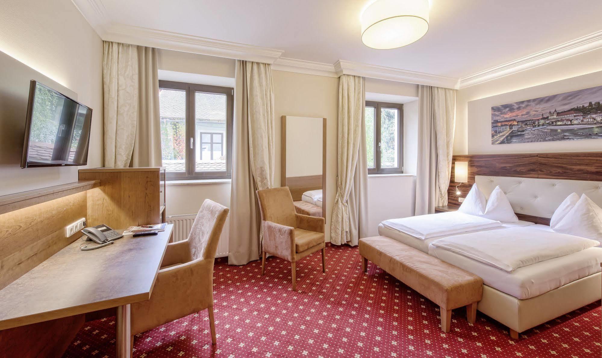 Landhotel Mader Steyr Exterior foto